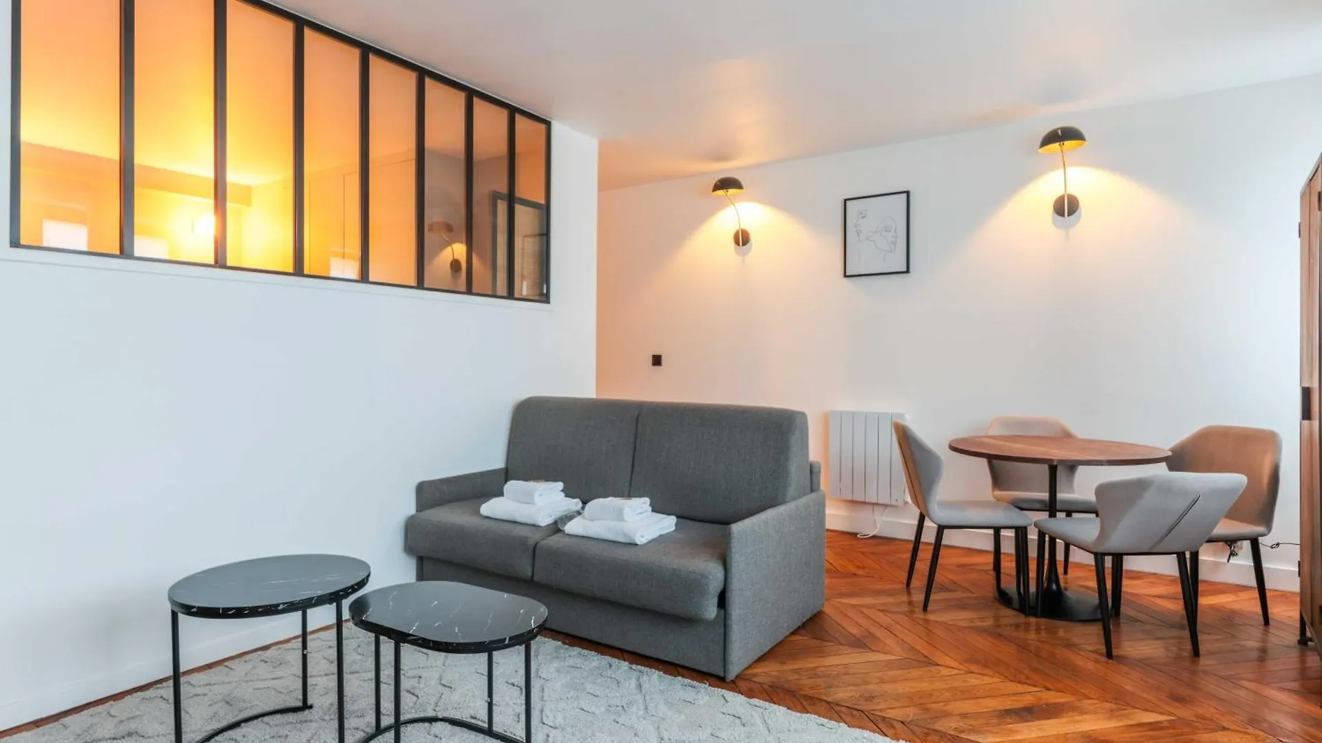 CMG Pyrénée-Porte de Montreuil - G Parigi Francia